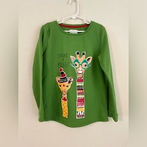 crown & ivy Green Long Sleeve Kids Tee with Giraffe Design size M